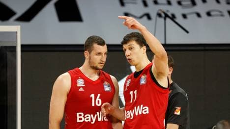 Paul Zipser (l.) steuerte zum Bayern-Sieg 18 Punkte bei
