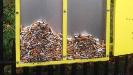 Messi und Ronaldo als Mülleimer