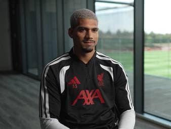 Ronald Araújo freut sich auf die gemeinsame Saison mit dem FC Liverpool, nachdem die Leihgabe durch Barcelona glatt über die Bühne ging. Der Innenverteidiger zeigt sich hochmotiviert für den prestigeträchtigen Verein.