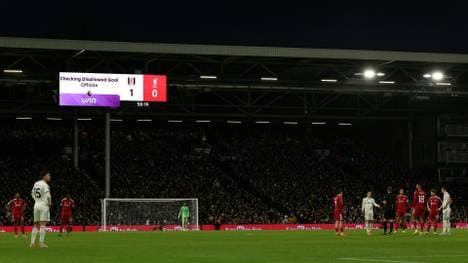 VAR-Check nach Tor von Florian Wirtz 