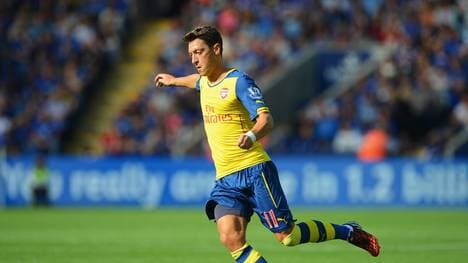 Arsenal Özil Dribbling