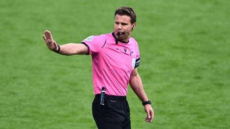 Dr. Felix Brych hat eine Zukunftsentscheidung getroffen