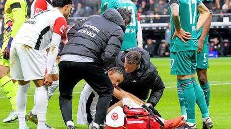 Hugo Ekitiké sorgte beim Duell Eintracht Frankfurt gegen FC Augsburg für eine Schrecksekunde