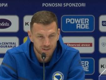 Dass die italienischen Spieler feierten, als ihnen Bosnien und Herzegowina zugelost wurde, sieht Edin Dzeko als Zeichen der Verwundbarkeit. Nach zwei verpassten WMs stünde die Squadra Azzurra unter großem Druck.