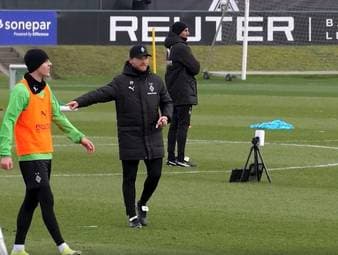 Borussia Mönchengladbach steckt tief im Abstiegskampf. Um sich gemeinsam aus der Situation zu befreien gab es eine Krisensitzung.