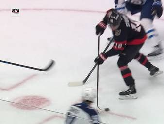 Die Ottawa Senators gewinnen mit 4:2 gegen die Winnipeg Jets. Auch der deutsche NHL-Star Tim Stützle weiß dabei erneut zu glänzen. 