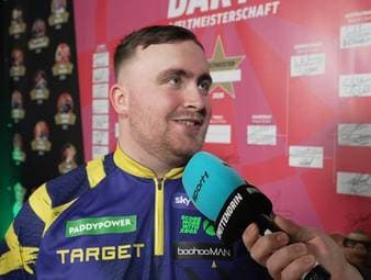 Luke Littler spricht mit SPORT1, nach seinem dritten Finaleinzug in Folge, über das Halbfinale und die möglichen Gegner für das WM-Finale. 