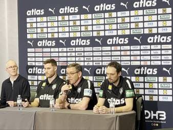 Kann Juri Knorr dem DHB-Team im WM-Viertelfinale helfen - und wenn ja, wie lange? Trainer Alfred Gislason gibt auf der PK vor dem Spiel eine klare Antwort.