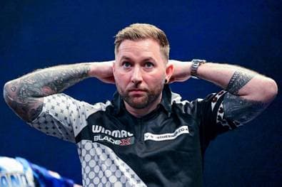 Darts-Star übergibt sich vor 9-Darter fünf Mal