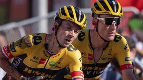 Roglic (l.) überquerte die Ziellinie blutüberströmt