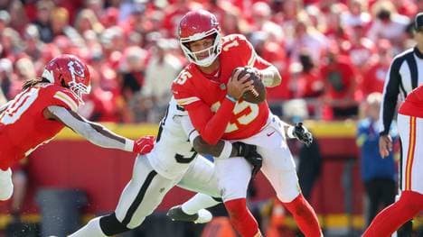 Patrick Mahomes gewinnt mit den Kansas City Chiefs gegen die Las Vegas Raiders