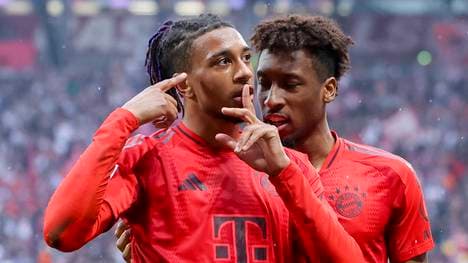 Michael Olise (l.) war in der abgelaufenen Saison konstantester Spieler des FC Bayern