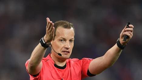 William Collum leitete bislang drei CL-Partien des FC Bayern