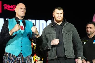 Der Boxer, der mit dem Bär ringt