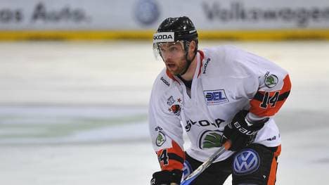 Grizzly Adams Wolfsburg v Krefeld Pinguine - DEL Play-Offs