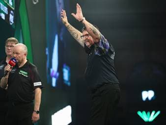 Anderson lässt die Muskeln spielen