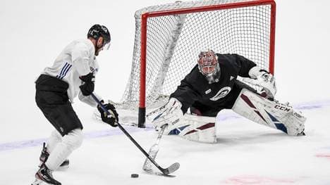 Philipp Grubauer hat mit Colorado den zweiten Sieg in den Playoffs gefeiert
