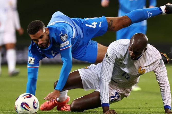 Frankreich stolpert in Island