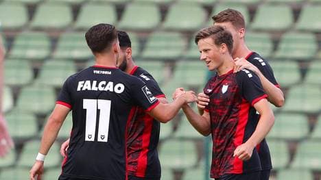 Aufsteiger Viktoria Berlin um Lucas Falcao (l.) mischt die 3. Liga auf