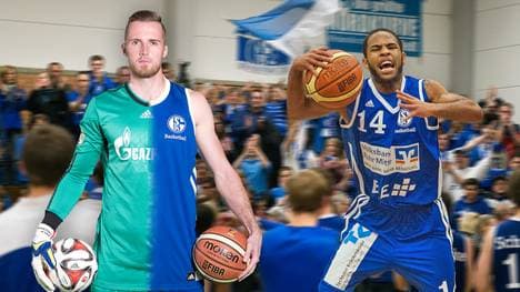 Trevin Parks (r.) peilt mit Schalke 94 den Aufstieg in die Pro B an, Fußball-Keeper Ralf Fährmann fiebert mit