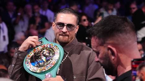 Alexander Usyk legt seine Box-Titel nieder