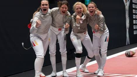 Auszeichnung für Larissa Eifler (r.)