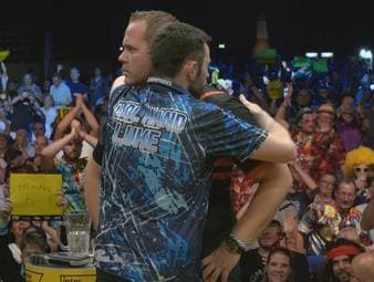 Unfassbare Schlussphase beim European Darts Matchplay in Trier! Dirk van Duijvenbode lässt Matchdarts liegen und wartet nach wie vor auf seinen ersten Titel.