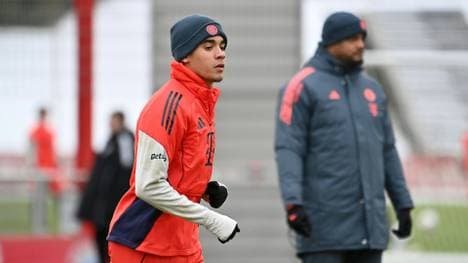 Jamal Musiala und Trainer Vinvcent Kompany beim Training