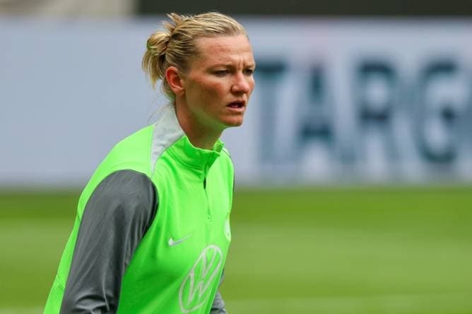 Popp führt Wolfsburg als Kapitänin ins Pokalfinale