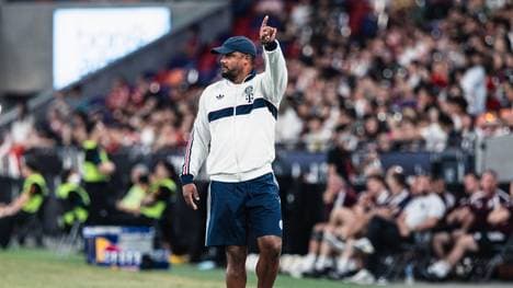 Bayern-Coach Vincent Kompany wird auch in der Bundesliga-Saison 2026/27 wieder viel Wert auf die Offensive legen! 