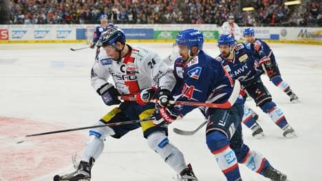 Adler Mannheim v Eisbaeren Berlin  - DEL
