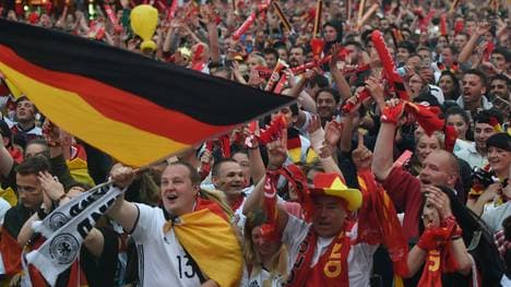 FBL-EURO-2016-GER-UKR-FANS