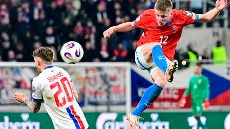 Hanus Sörensen (l.) traf zum zwischenzeitlichen 1:0