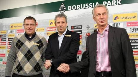 Lucien Favre (M.) wurde am 14. Februar 2011 als neuer Trainer vorgestellt