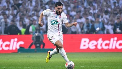 Der Transfer von Rayan Cherki zum BVB nimmt Formen an. 