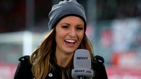 Laura Wontorra wird aus der Augsburger Arena moderieren.