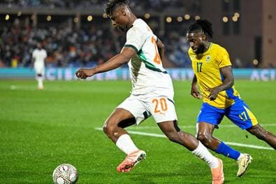 Touré erlöst die Elfenbeinküste - Kofane lässt Kamerun jubeln
