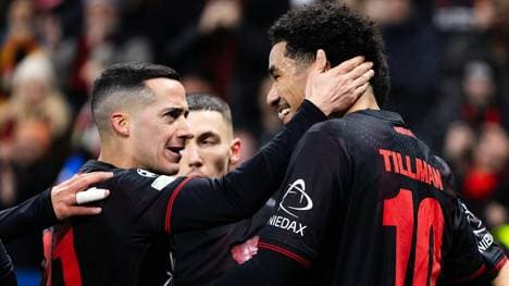 Mann des Spiels für Leverkusen: Malik Tillman (r.)
