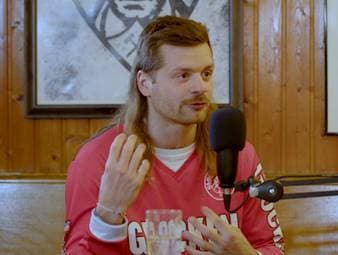 Im Sport1-Podcast "DEEP DIVE" spricht Parkourläufer und Influencer Jan Schlappen mit Moderator Lenny Peteanu über einen möglichen schlimmen Unfall - und wie er dafür abgesichert wäre. 