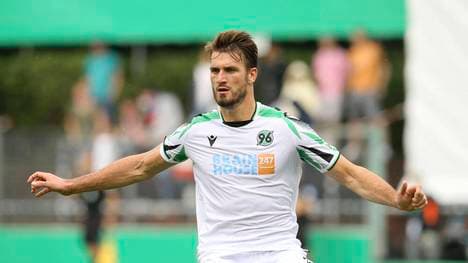  Hendrik Weydandt erlöst Hannover 96 mit seinem Jokertor