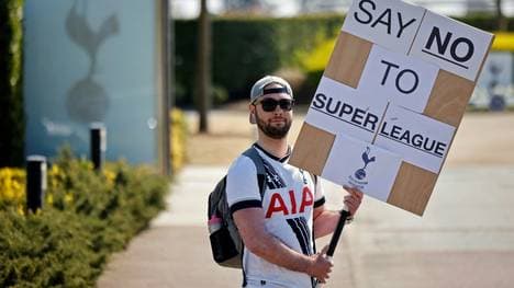 Fußball-Fans stimmen gegen eine Super League
