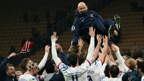 Bleibt Norwegens Coach: Staale Solbakken (M.)