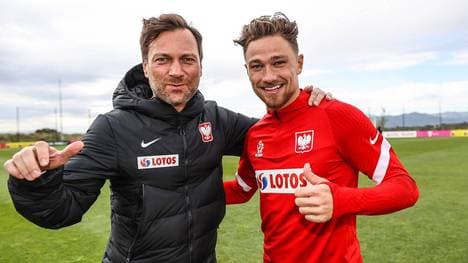 Matty Cash (r.) spielt jetzt für die polnische Nationalmannschaft