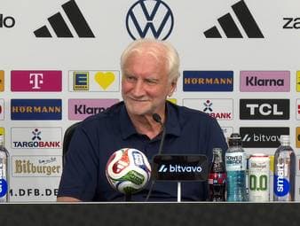Der Zwangsabstieg von 1860 München beschäftigt auch den Ex-Löwen Rudi Völler. Deswegen macht er einen besonderen Vorschlag zum Wohl der Münchner.