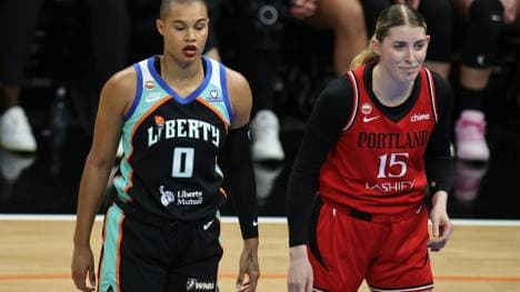 Satou Sabally (l.) und Luisa Geiselsöder (r.)