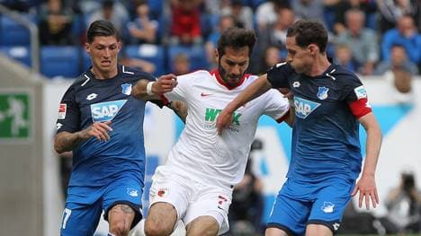 Halil Altintop (mitte) spielte vier Jahre für den FC Augsburg