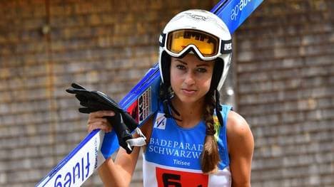 Skispringerin Juliane Seyfarth ziert die Titelseite des neuen Playboy