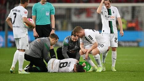 Julian Weigl wurde von Piero Hincapie übel gefoult