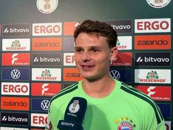 Jonas Urbig äußert sich nach dem Weiterkommen im DFB Pokal zum DFB-Rücktritt von Antonio Rüdiger und seinem Gespräch mit Bundestrainer Jürgen Klopp.
