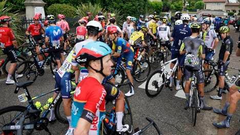 Massensturz bei der 5. Etappe des Criterium du Dauphine